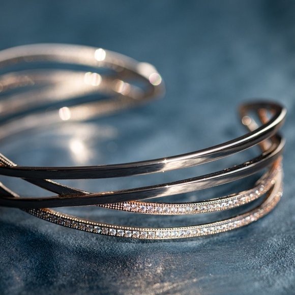 RARE FIND!! NWT!!Astoria Bracelet - Picture 7 of 8